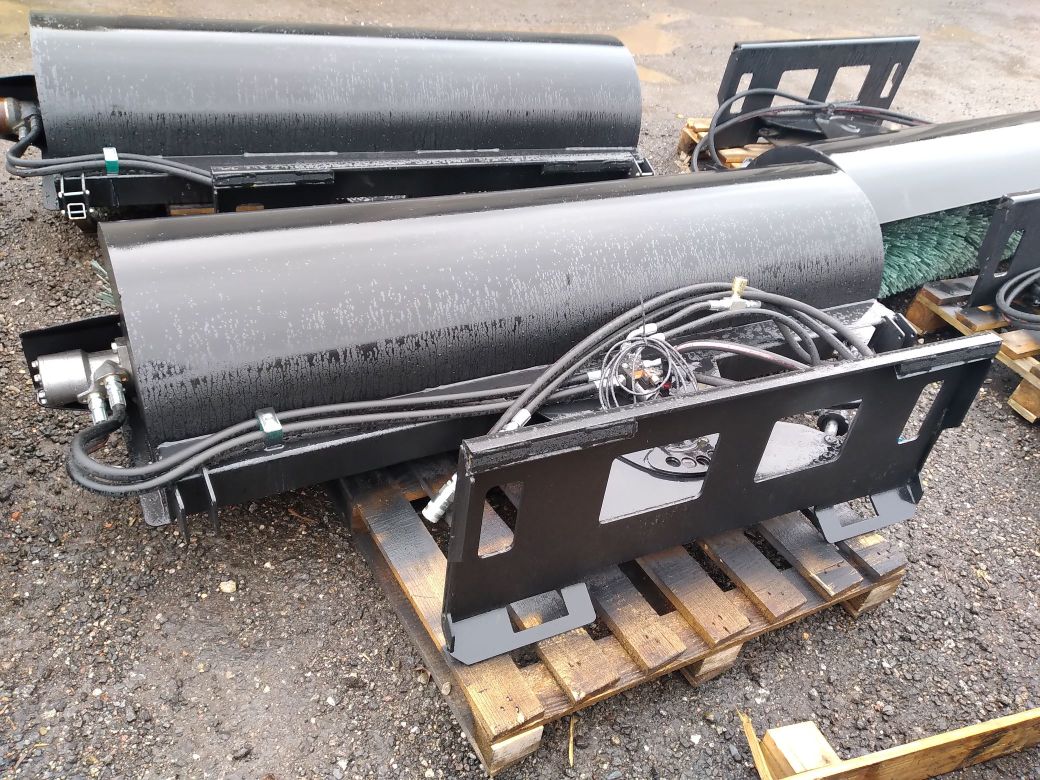 Щетка коммунальная дорожная для погрузчика L2000D550