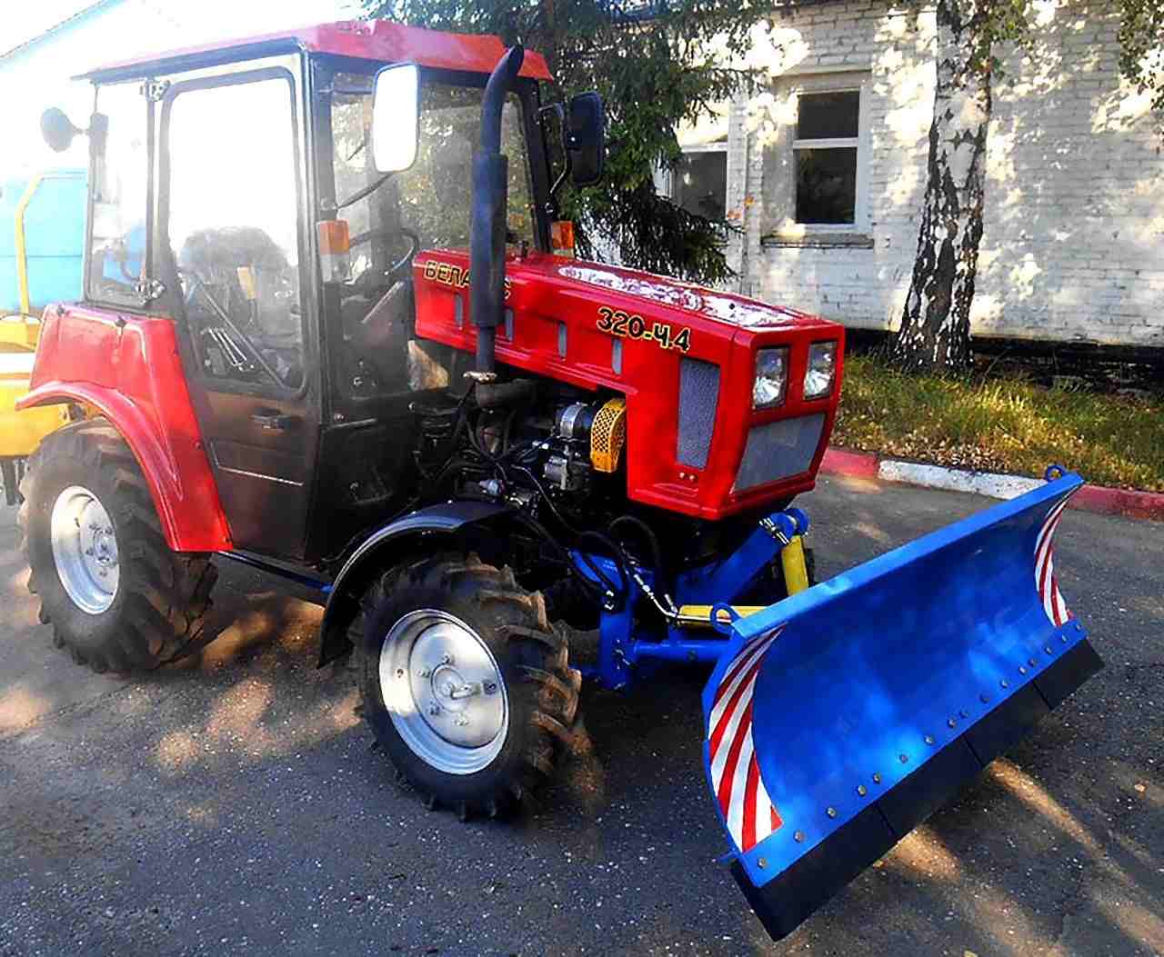 Отвал навесной МТЗ-320 МКО-4ГП (гидравлический поворот)